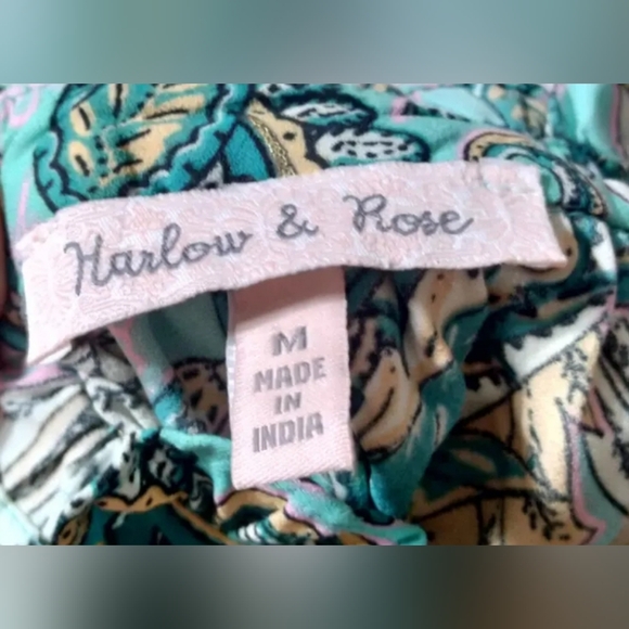 Sold. NWOT HARLOW & ROSE Size M  Shift Dress with Halter Neck Sleeveless. - Picture 3 of 6